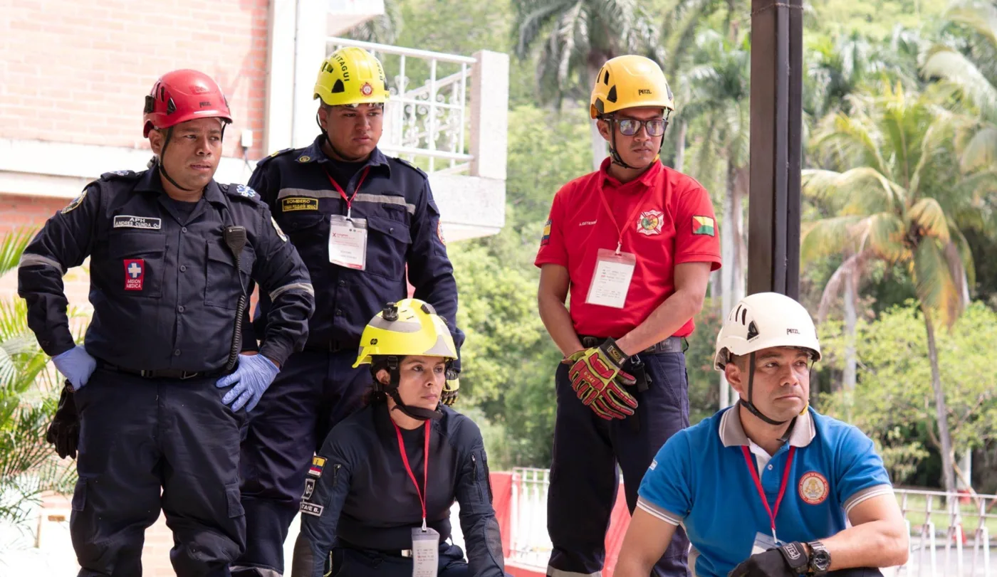 Bomberos formando parte de la red OBA