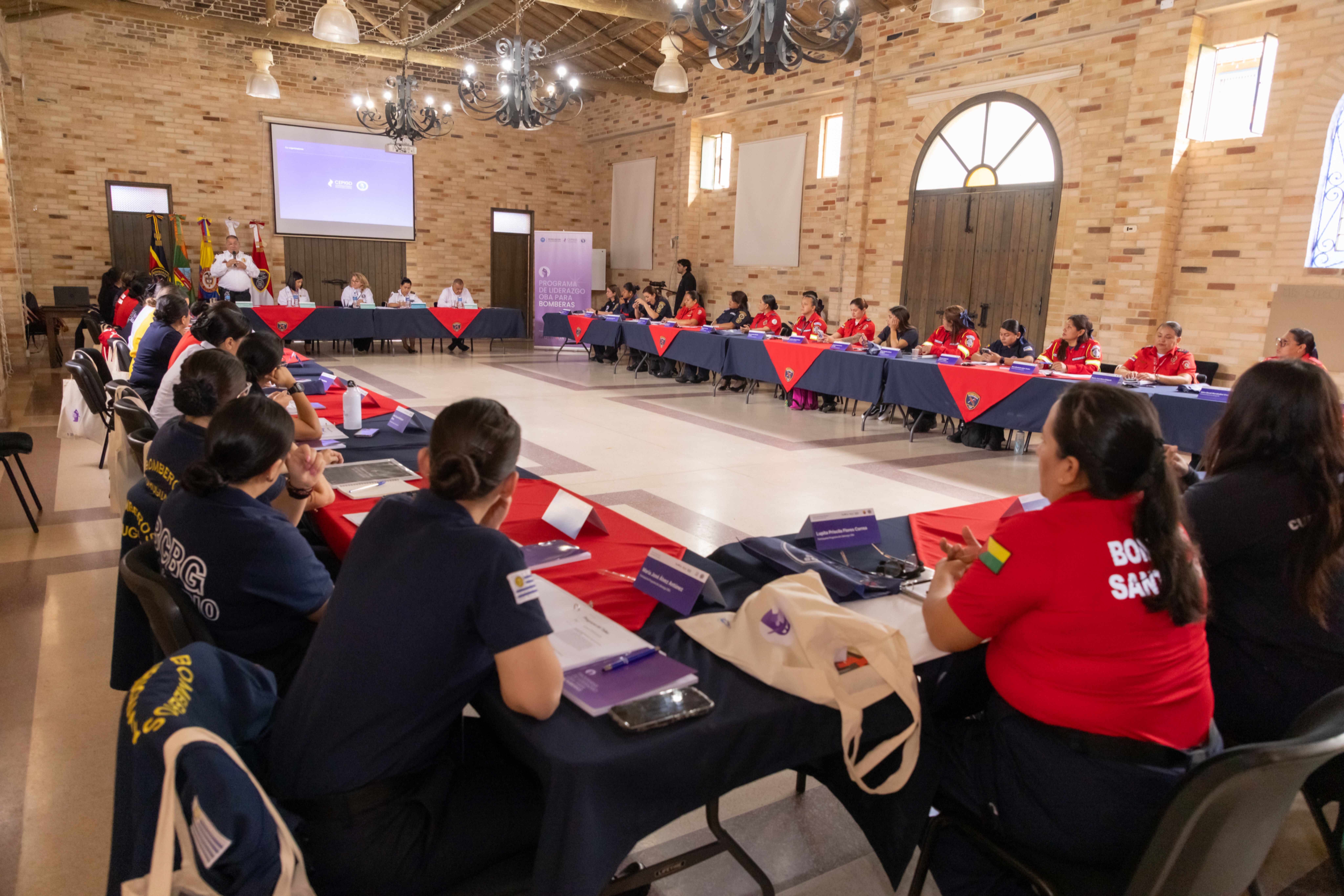 Programa de Liderazgo OBA para Bomberas (PLO)